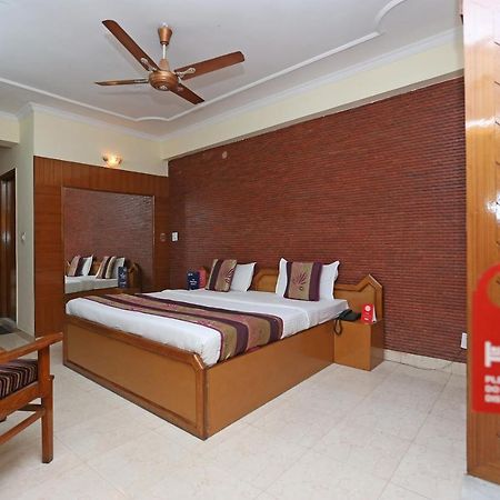 Oyo Flagship 9554 Hotel Grand Plaza Faridabad Dış mekan fotoğraf