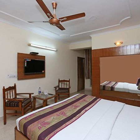 Oyo Flagship 9554 Hotel Grand Plaza Faridabad Dış mekan fotoğraf