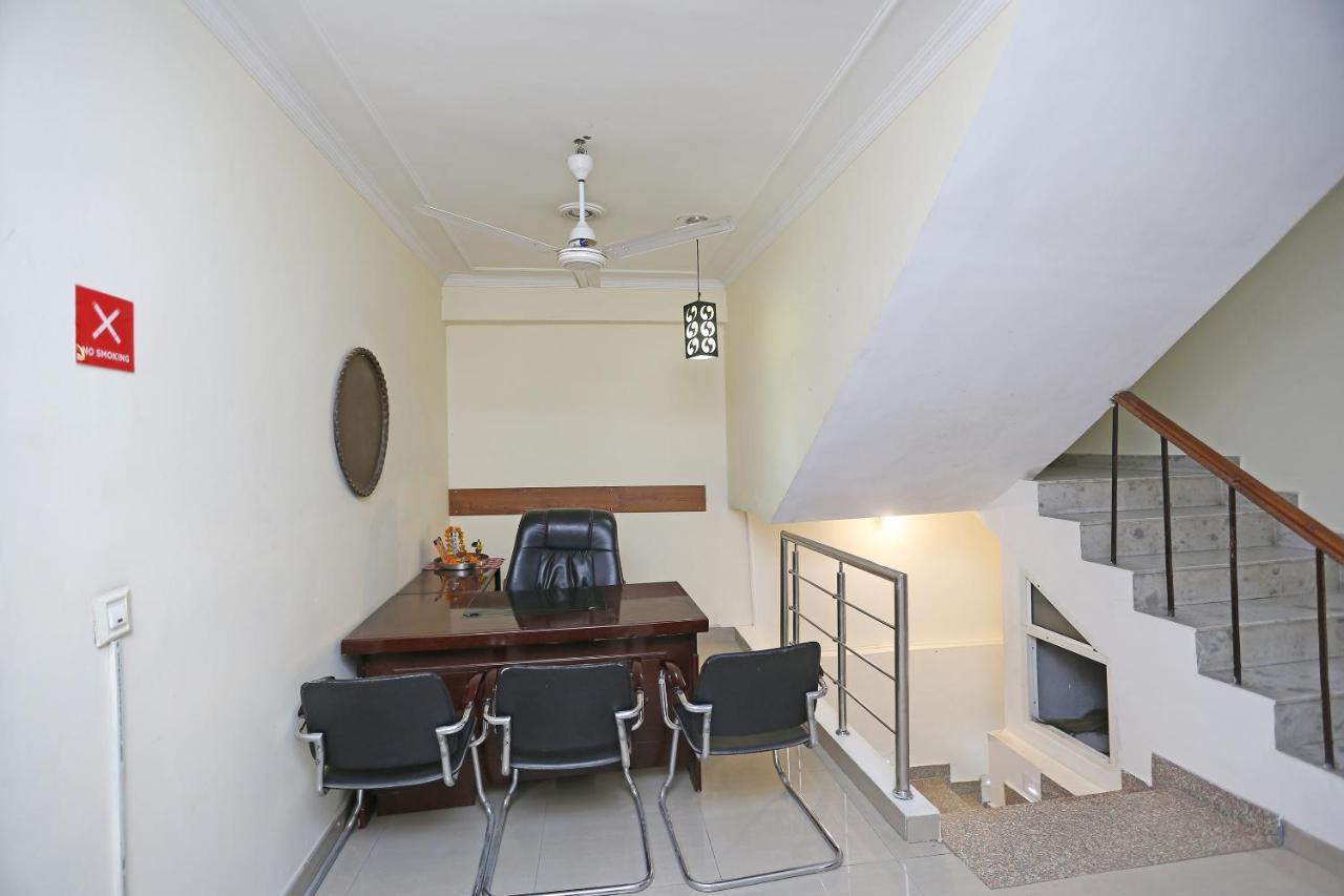 Oyo Flagship 9554 Hotel Grand Plaza Faridabad Dış mekan fotoğraf