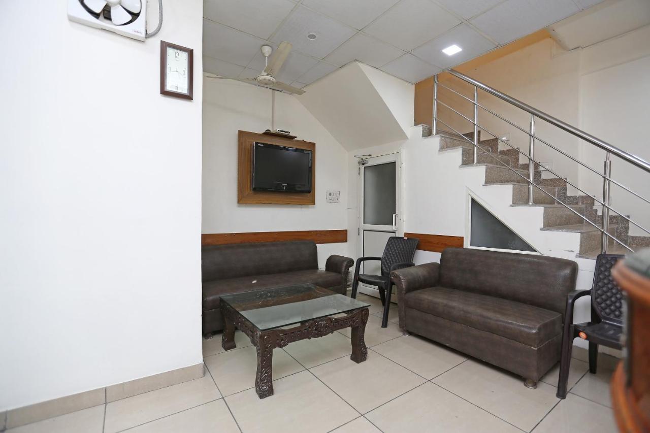 Oyo Flagship 9554 Hotel Grand Plaza Faridabad Dış mekan fotoğraf